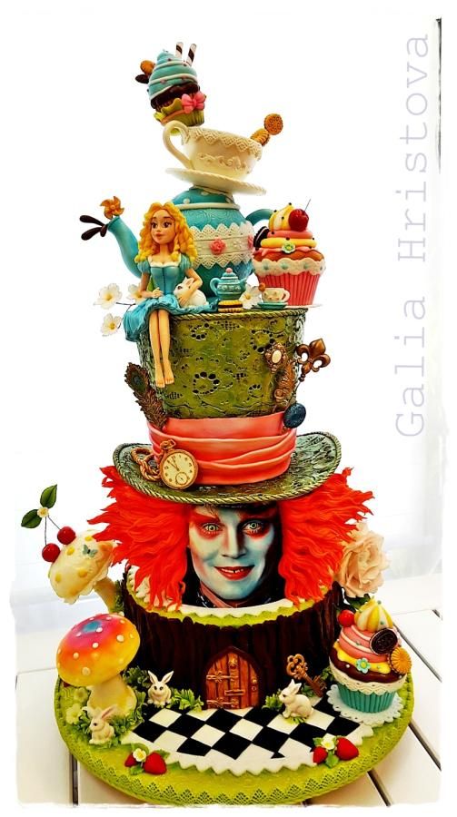 Disney Alice in Wonderland cake 