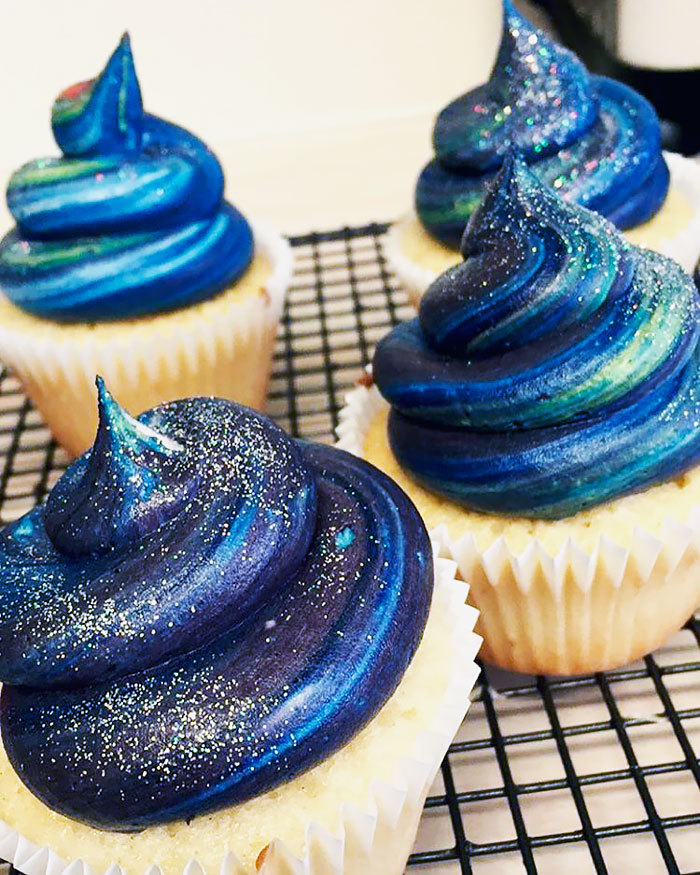 galaxy cupcakes1
