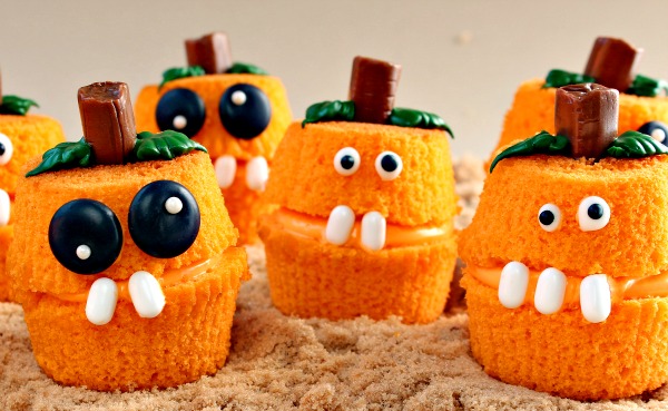 1466175985-pumpkin-patch-cupcake-poppers