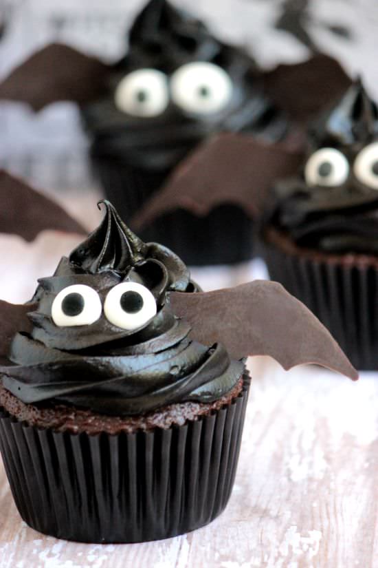 easy-bat-cupcakes-8_zps8pevq1ou