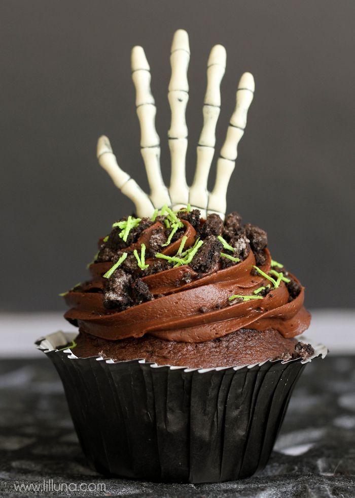 creepy-cupcakes-4