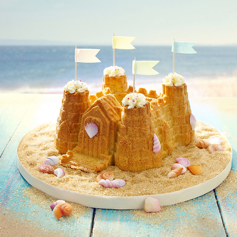 12 Sandcastle Inspired Cakes & Bakes.