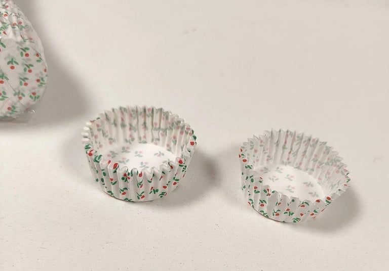 Clearance — Small Cherry-Design Cupcake Cases